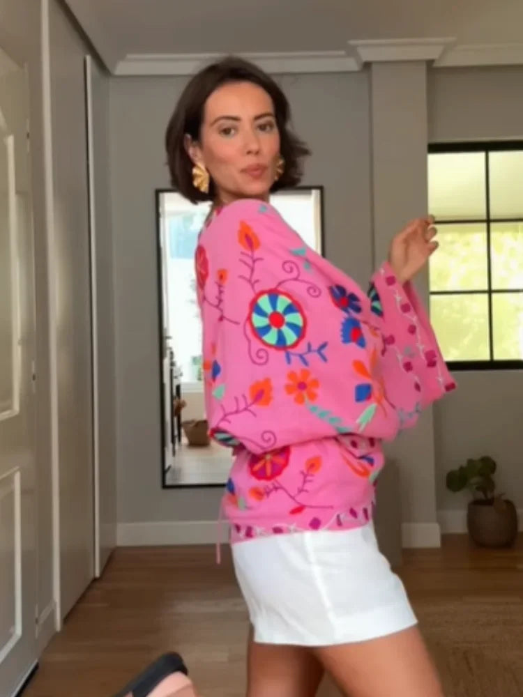 Růžový vyšívaný krátký kabát